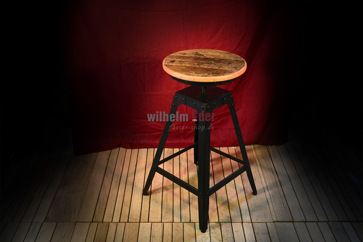drehstuhl_fassdeckel_13Fyg2UX91y2Bq Hocker mit Fassholzbelag